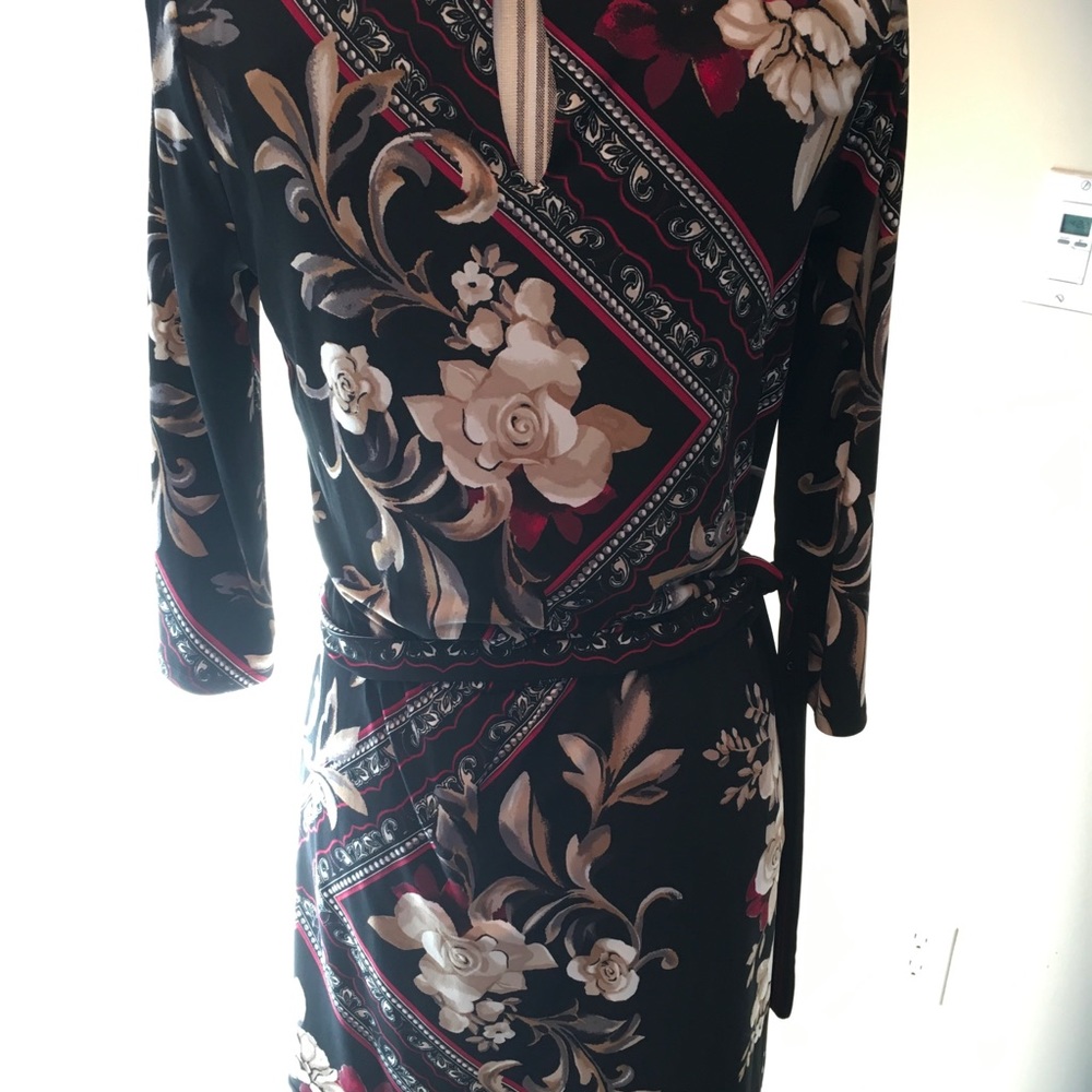 White House Black Market Dress with Flower Print size XS & 3/4 sleeves - Picture 5 of 11